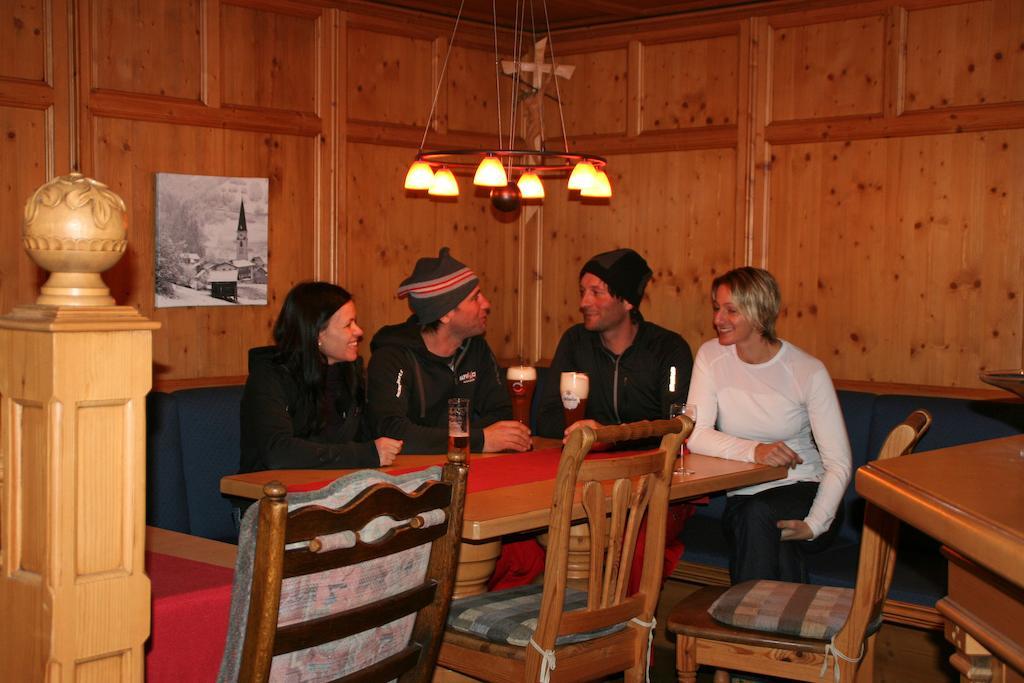 Gaestehaus Falkenblick Arzl im Pitztal Exterior foto